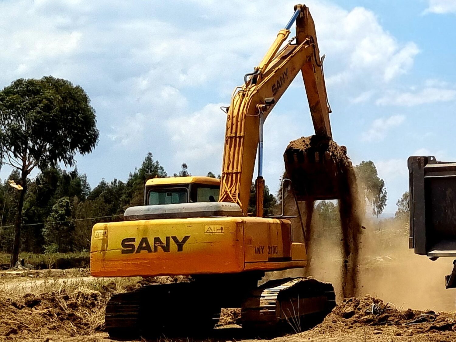 EXCAVATOR-20-TONNE