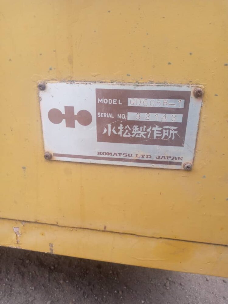 Komatsu 605 grader axle - Image 3